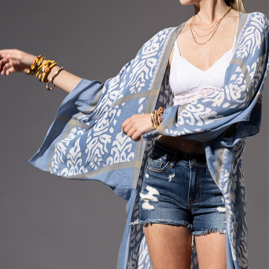 CHIC DAMASK KIMONO WITH SLEEVES