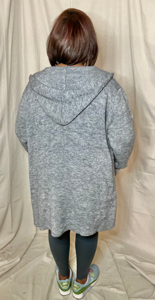 PLUS SIZE SWEATER WITH HOOD
