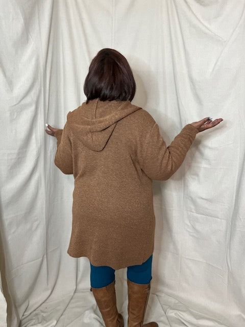 HOODED SWEATER